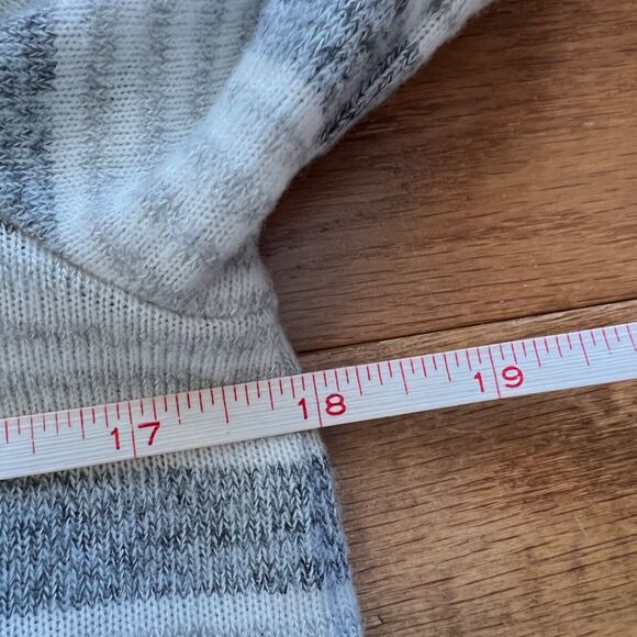 NWT Loft Tunic Top Size M Striped Cowl Neck White/Gray Soft Knit - Picture 5 of 8